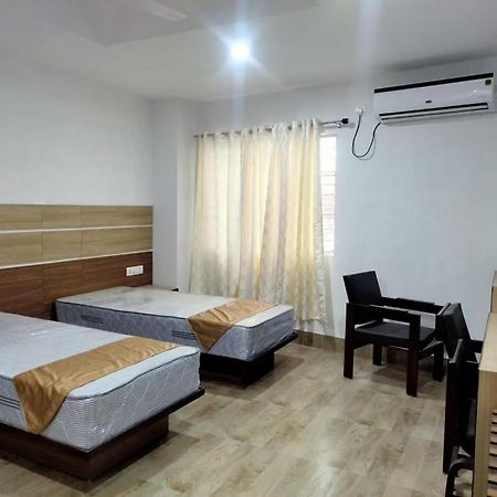 Hotel Magic Square Guwahati Bagian luar foto