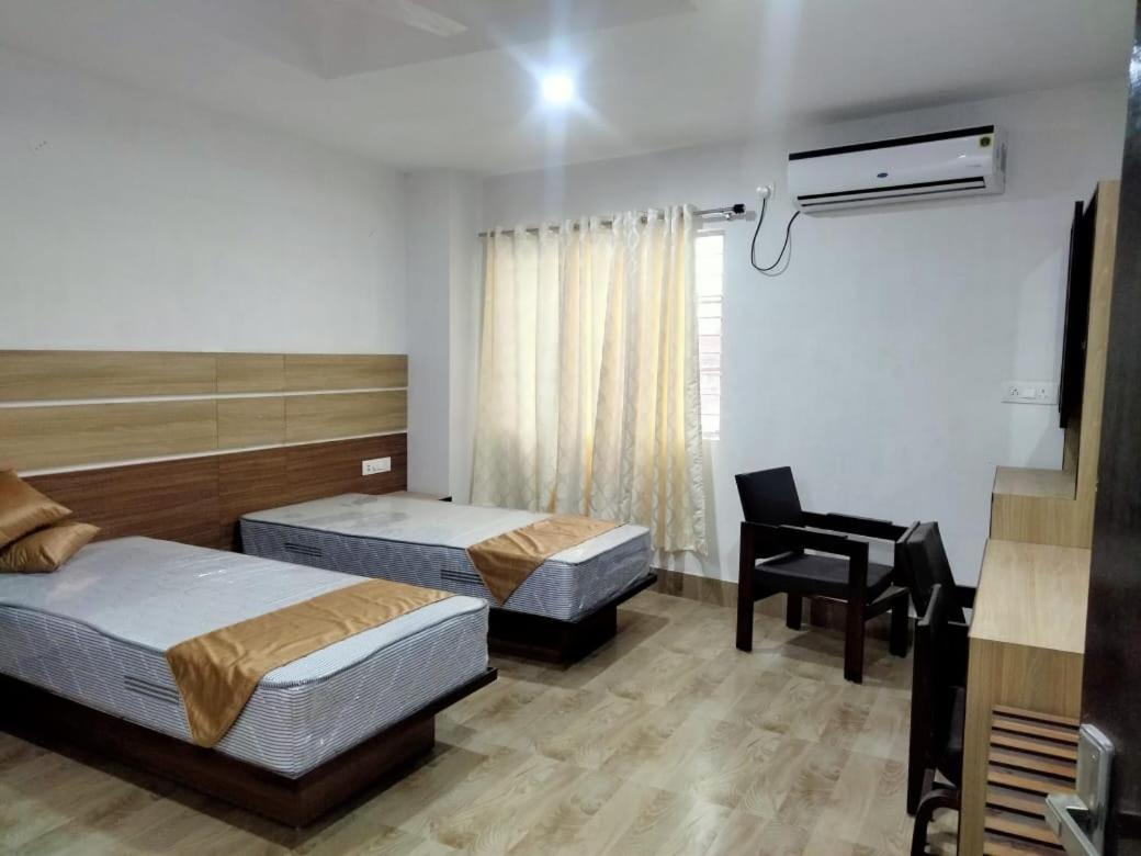 Hotel Magic Square Guwahati Bagian luar foto